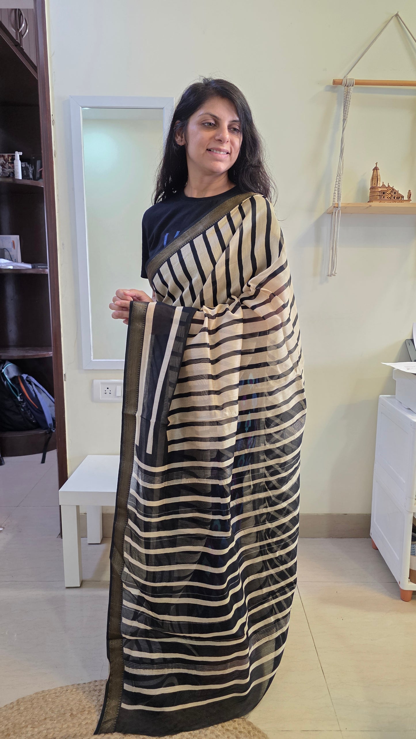 Black and White Handblocked Printed Maheshwari Silk Saree