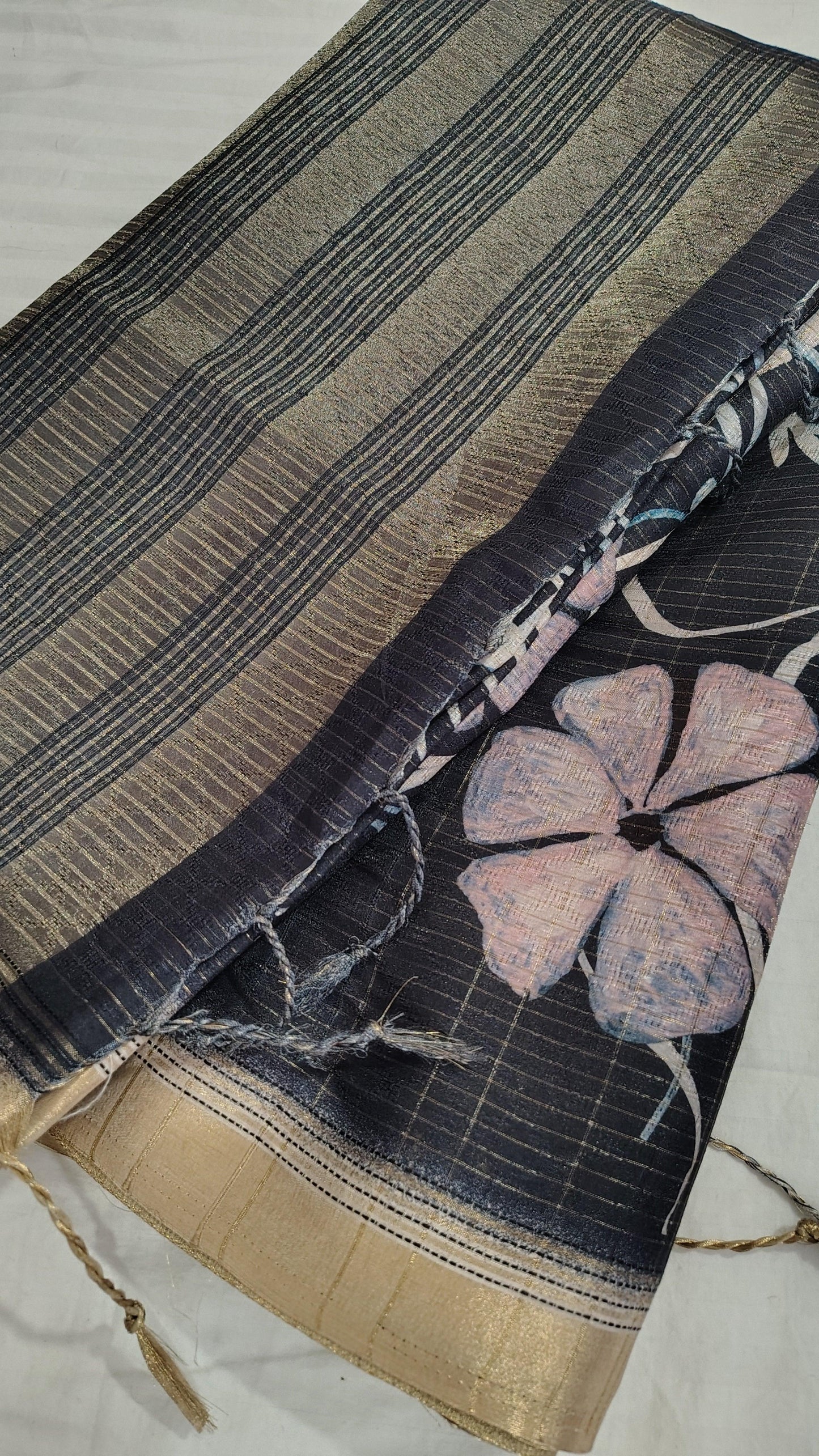 SEMI Tussar silk saree - Black Toned , DESIGN View