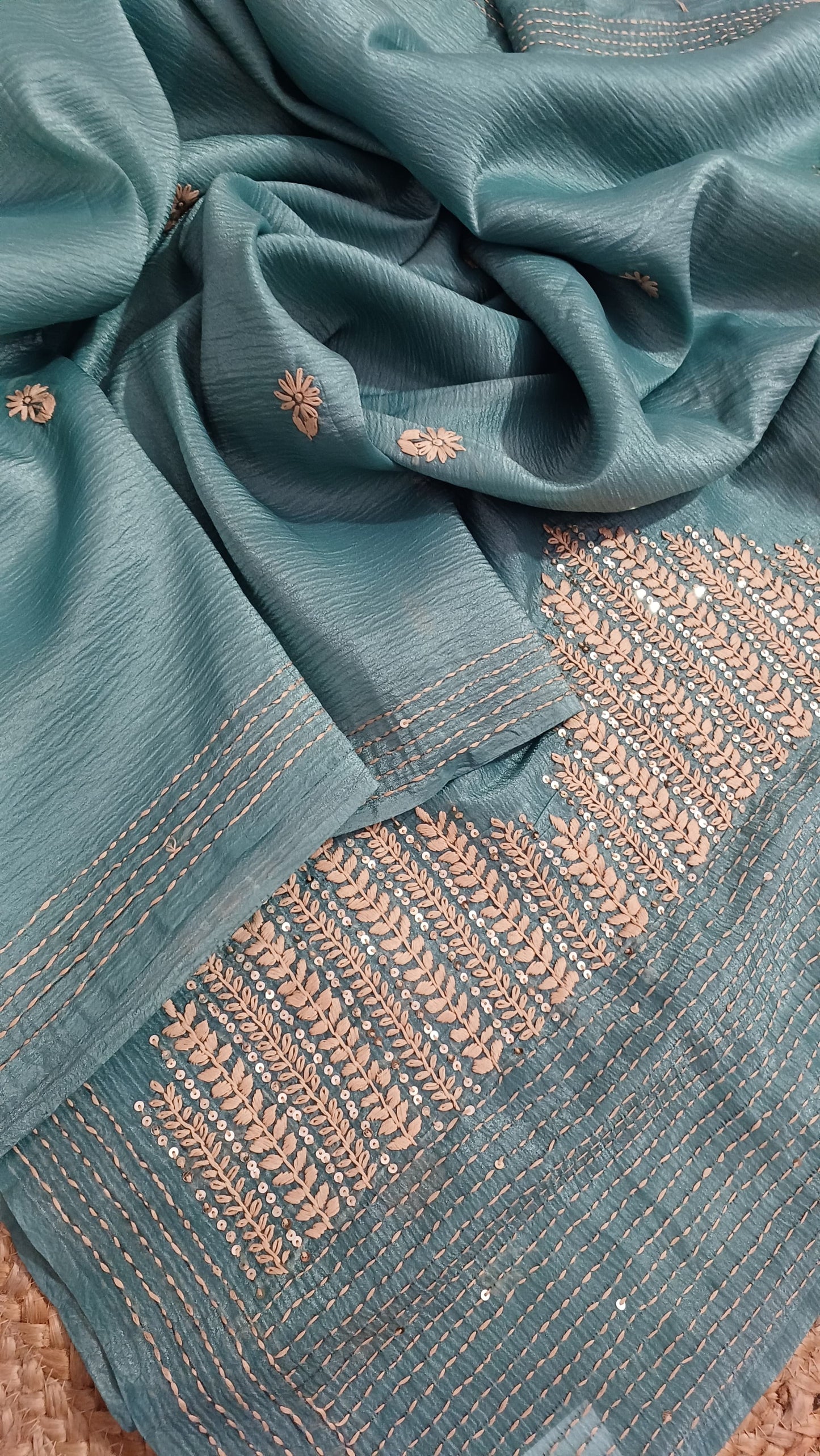Crushed tissue silk - Saree full view