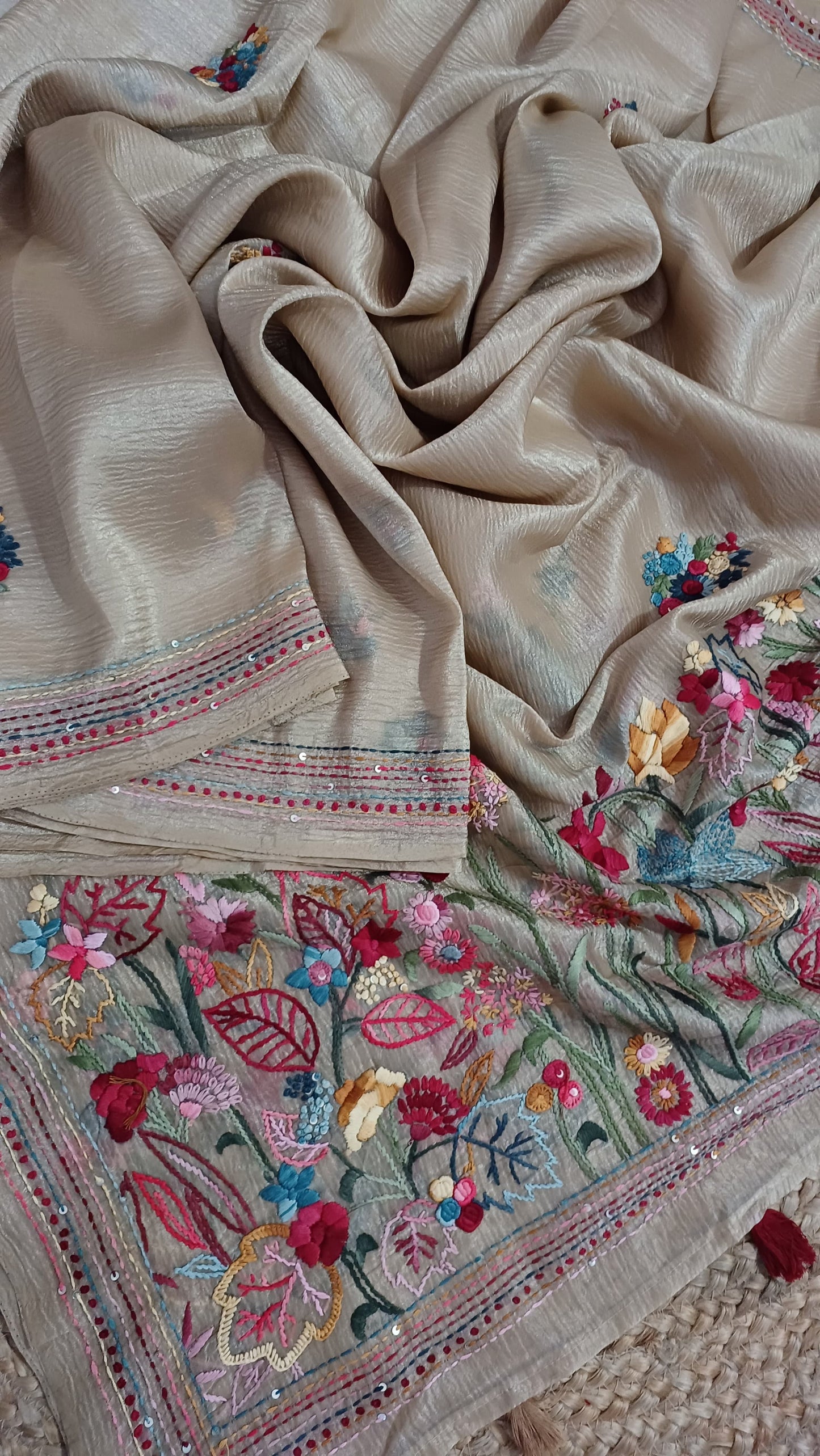 crushed tissue silk saree - pallu view 2