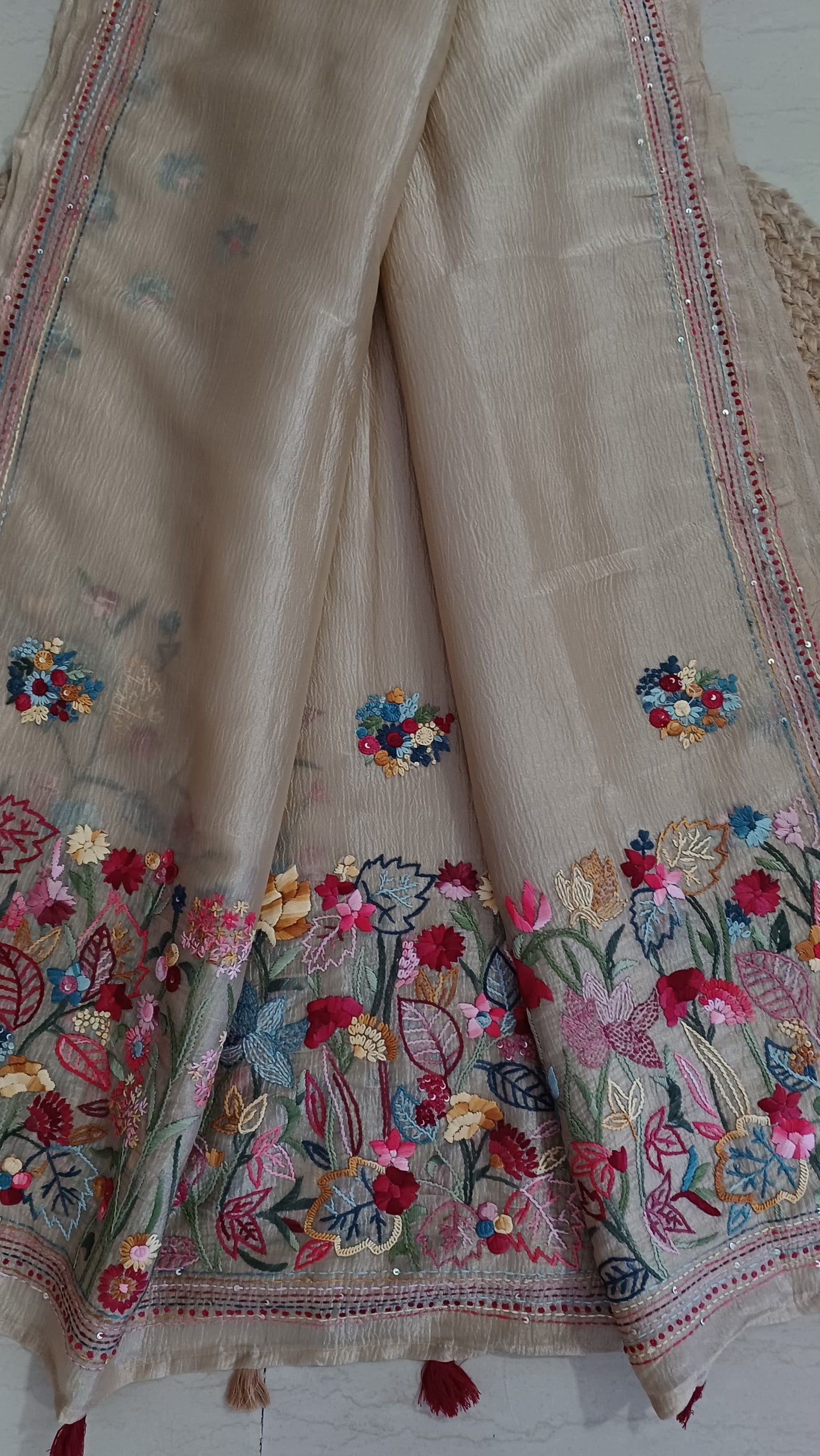 crushed gold tissue saree - full view