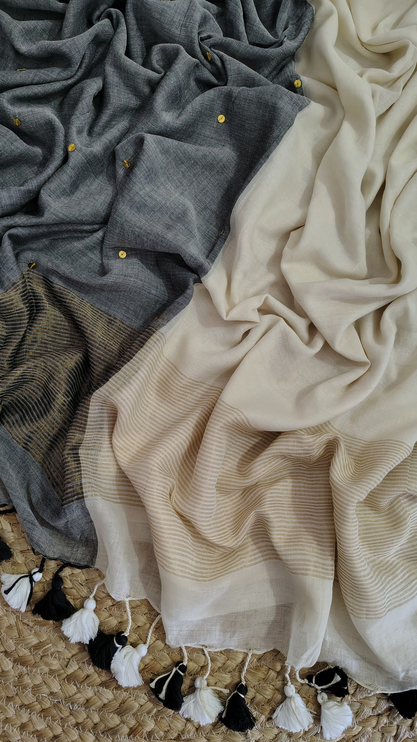 Handwoven Mul cotton saree with zari pallu -white and grey saree