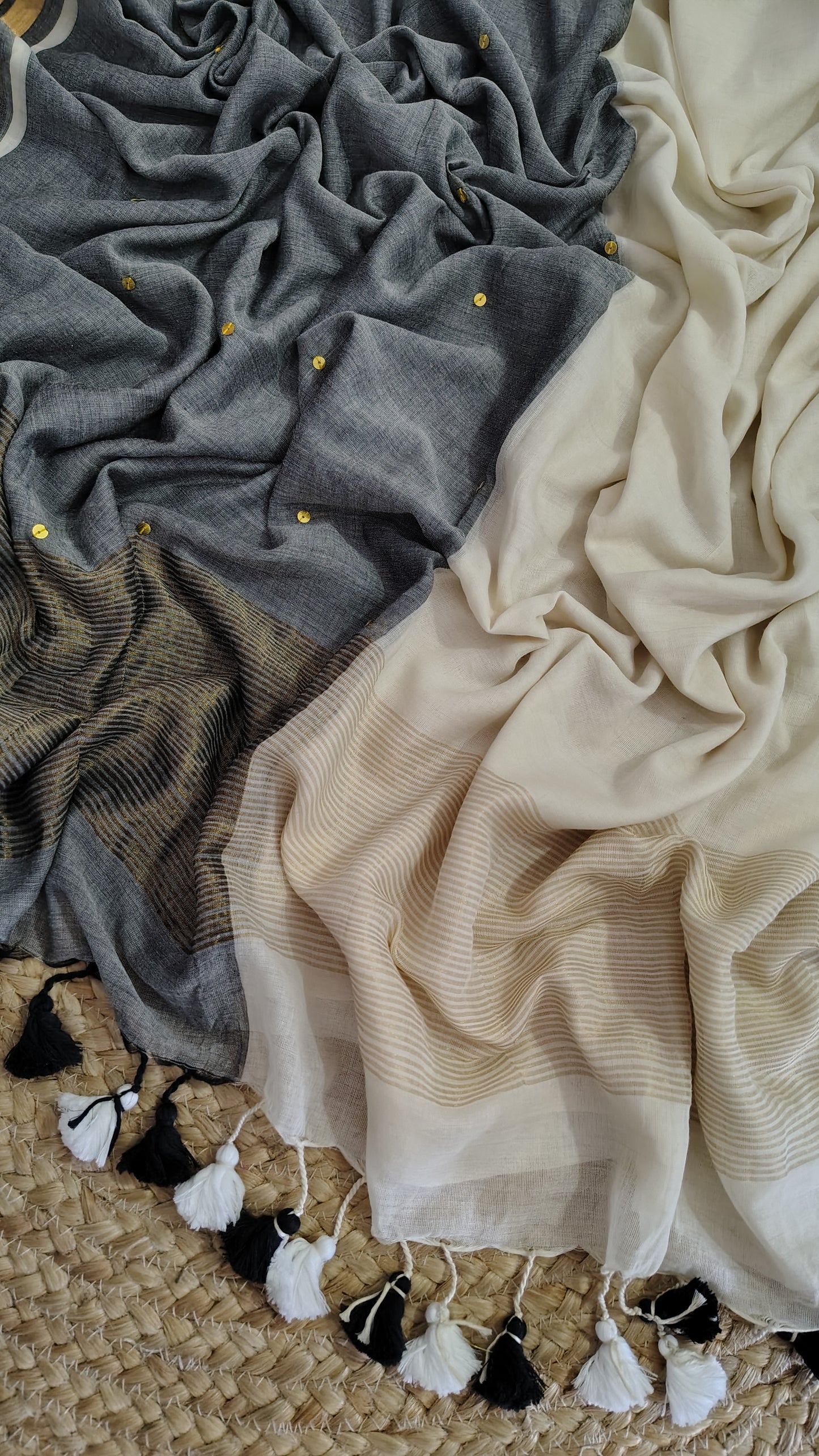 Handwoven Mul cotton saree with zari pallu -white and grey saree