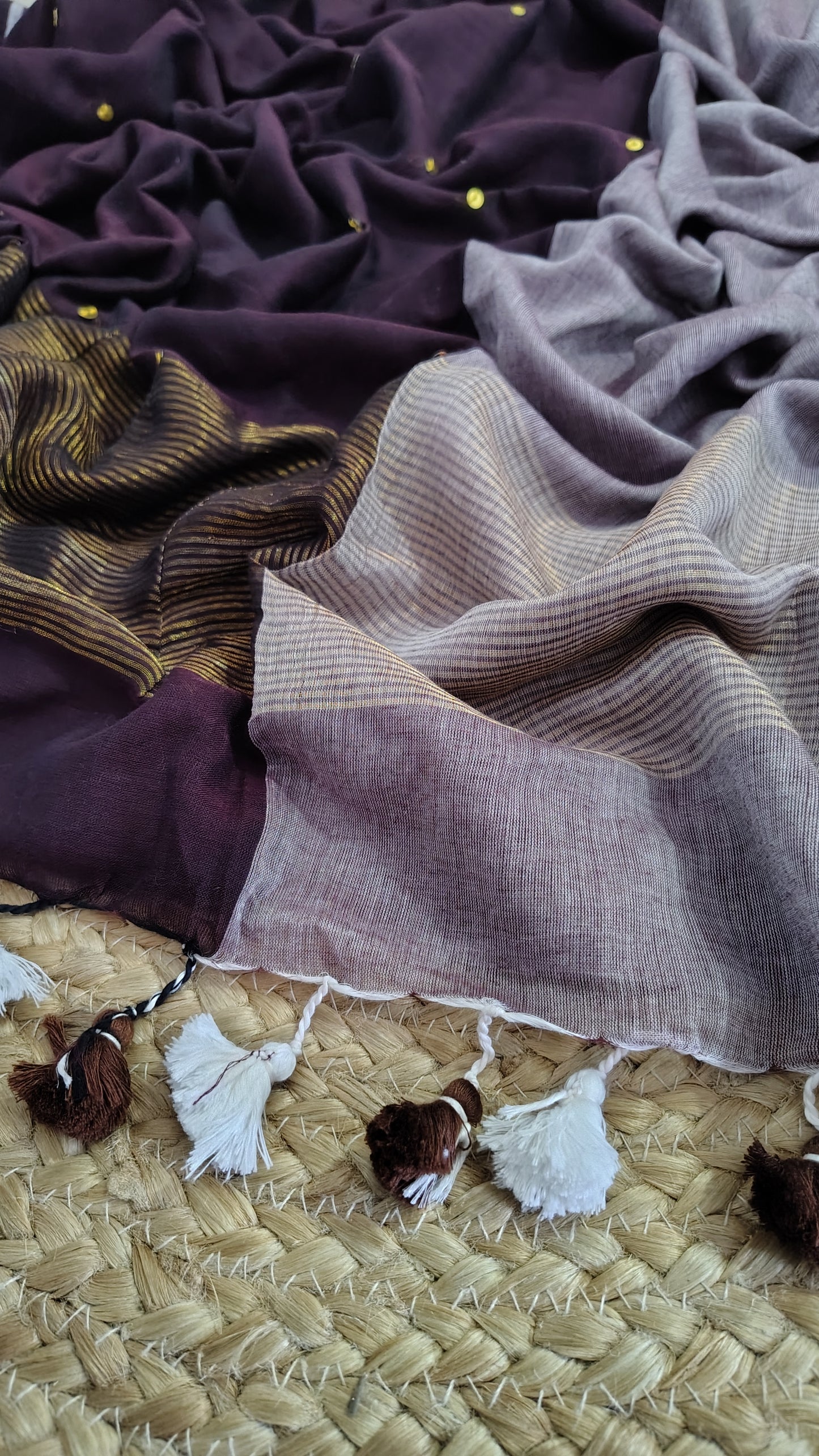 Handwoven Mul cotton saree with zari pallu - wine