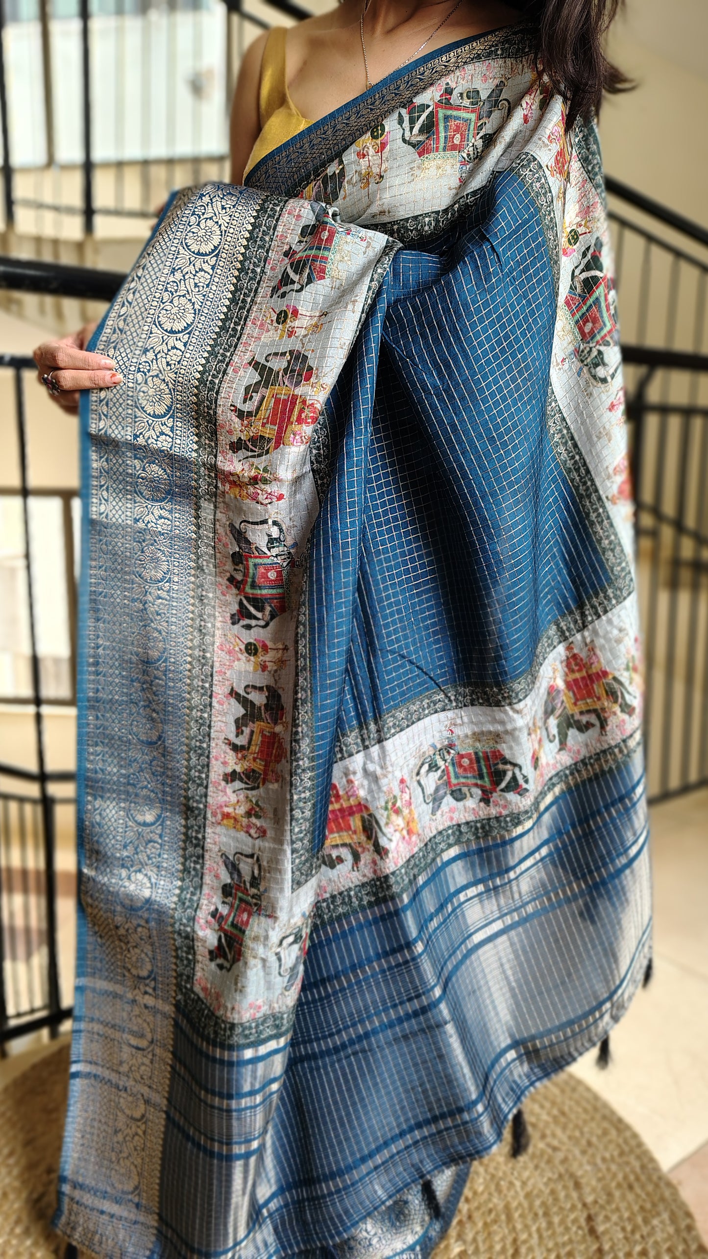 Dark blue Dola Silk - pallu look
