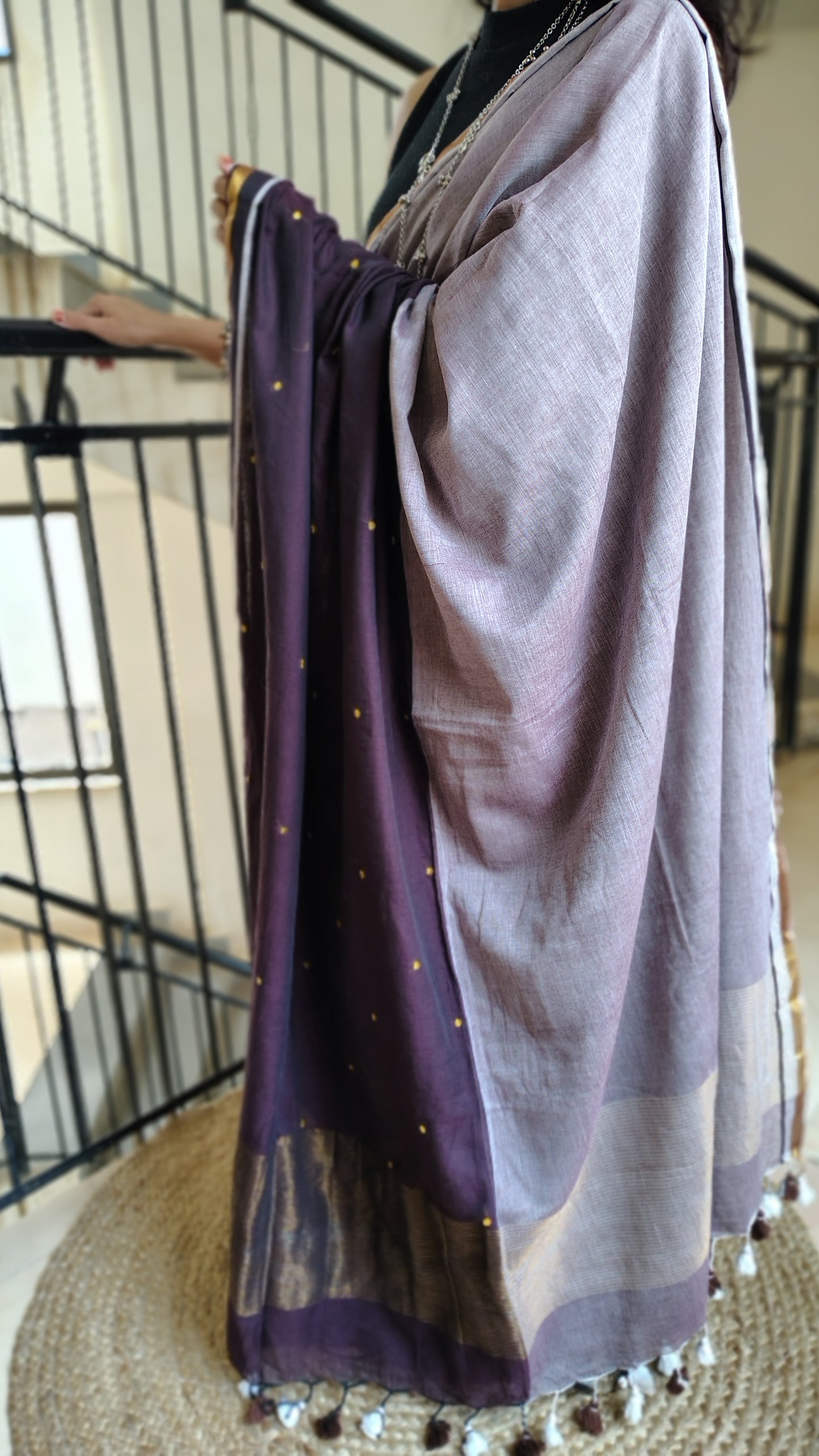 Handwoven Mul cotton saree with zari pallu - wine
