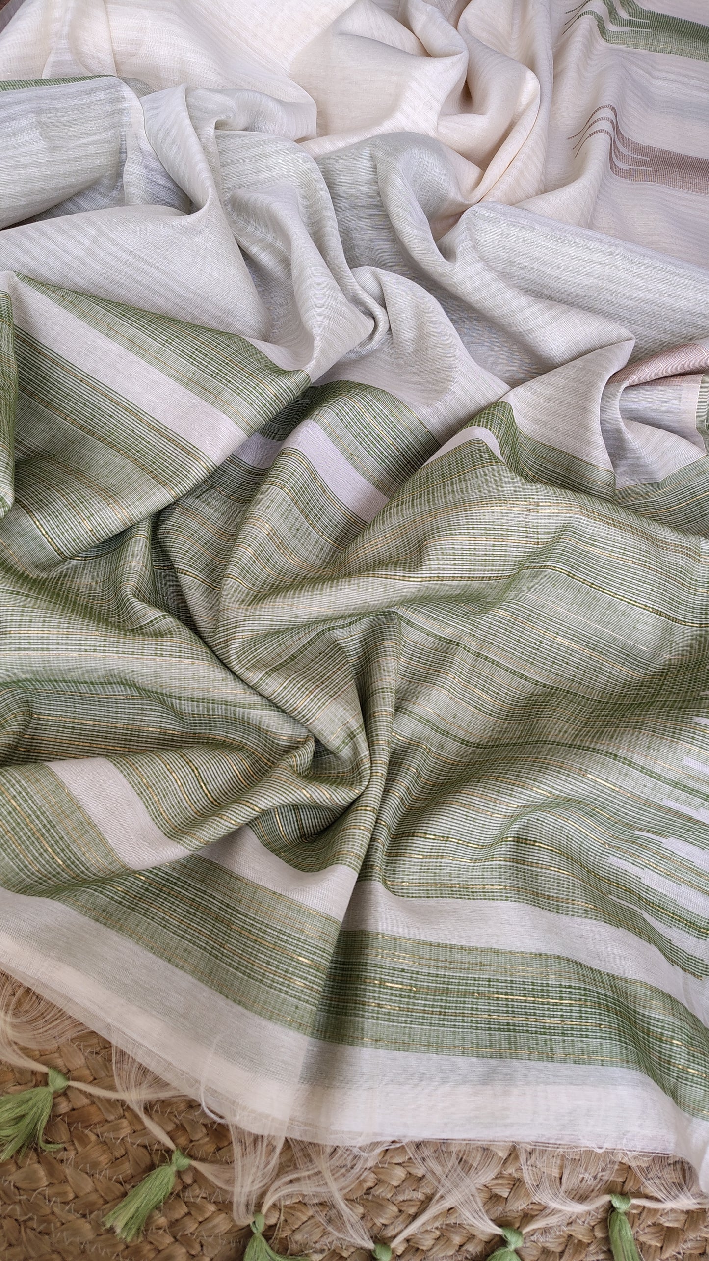 Ivory linen silk | Woven pallu look