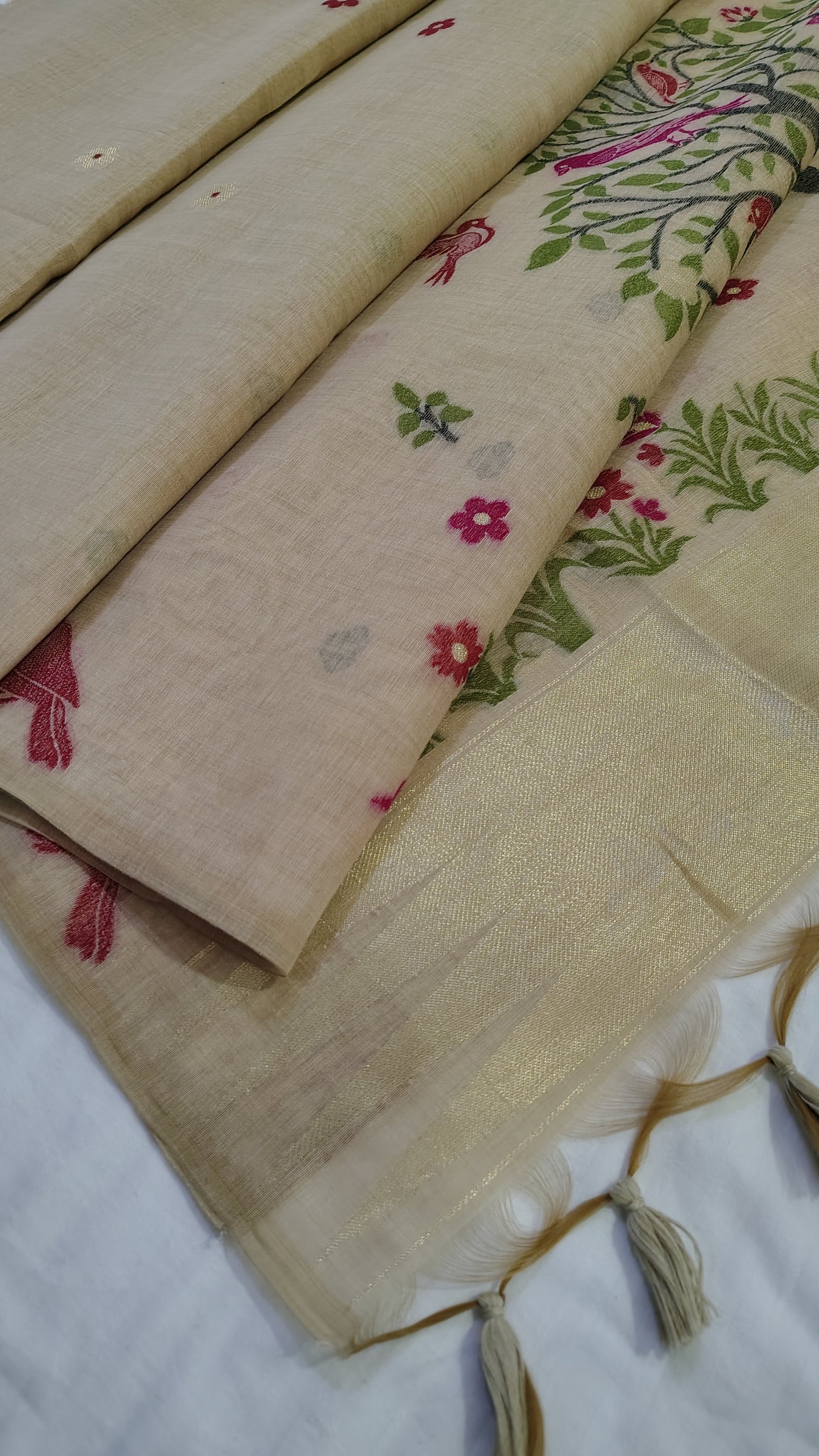 Pastel Linen Silk Saree with Bird Weave – Subtle, Lightweight Elegance