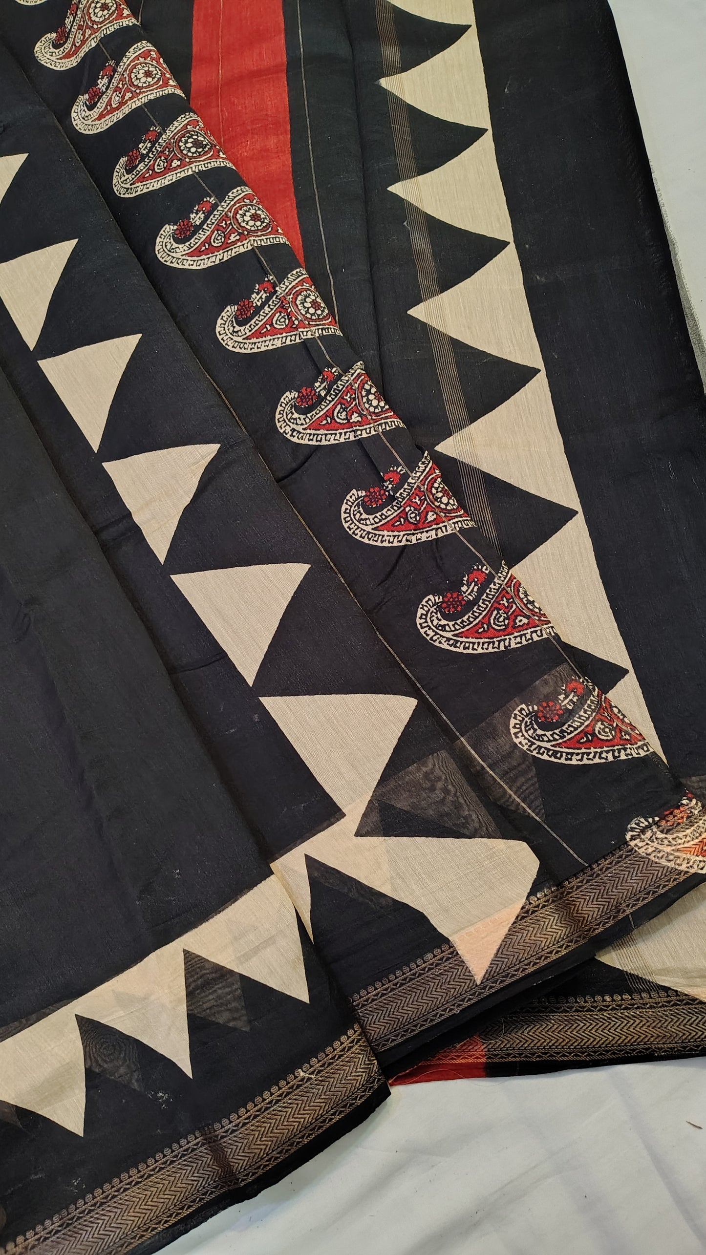 Handblock Printed Maheshwari Silk Saree – Lightweight, Traditional Elegance