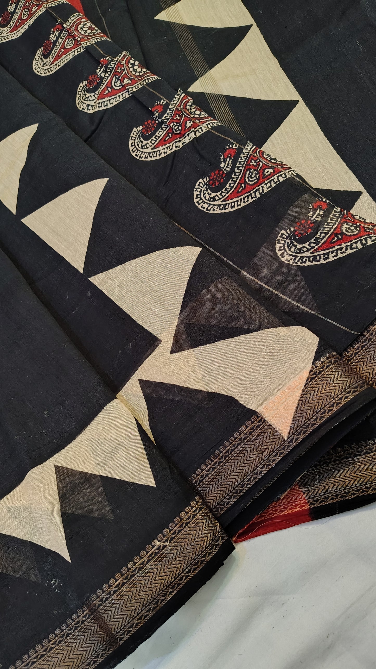 Handblock Printed Maheshwari Silk Saree – Lightweight, Traditional Elegance