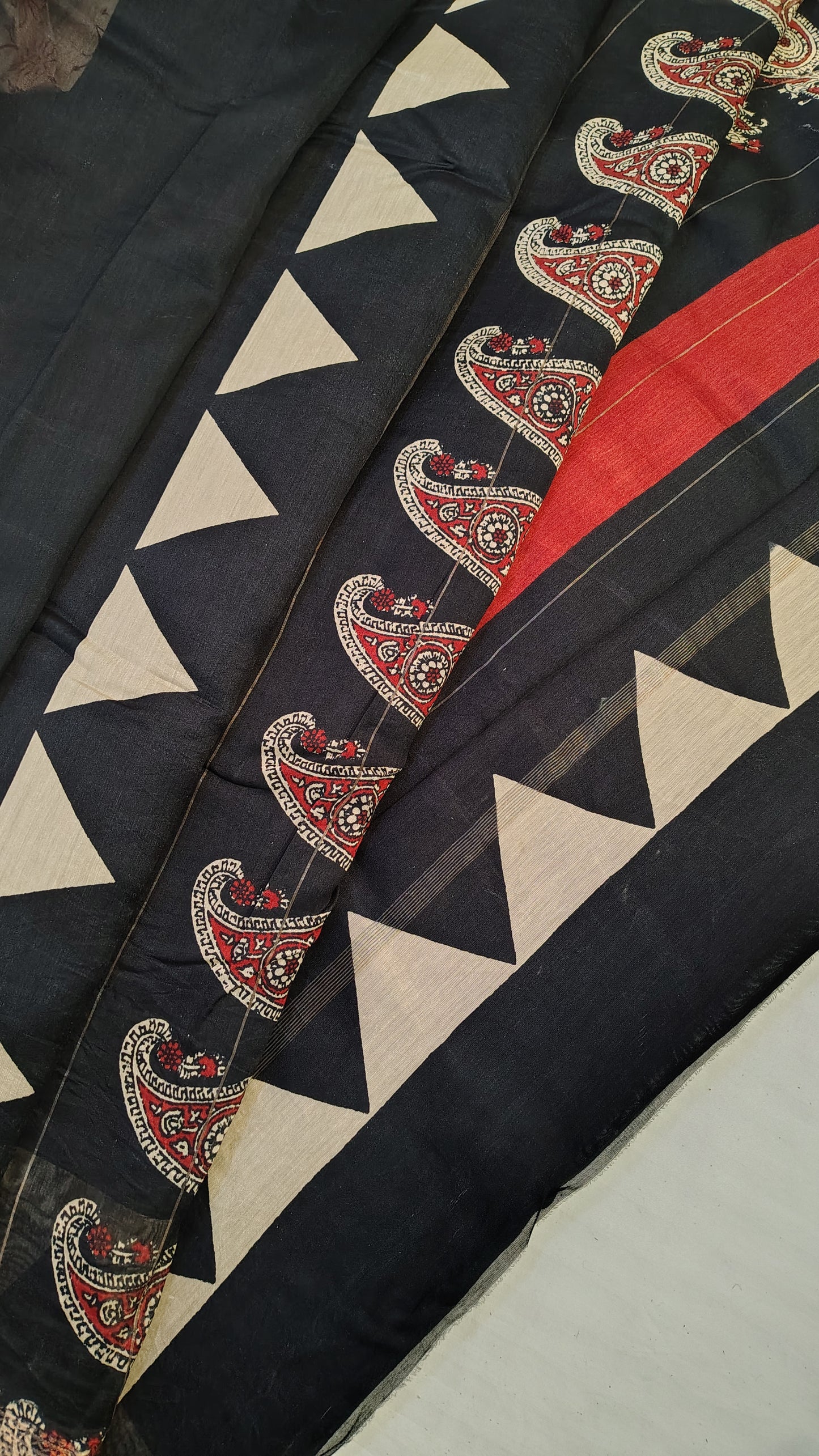Handblock Printed Maheshwari Silk Saree – Lightweight, Traditional Elegance
