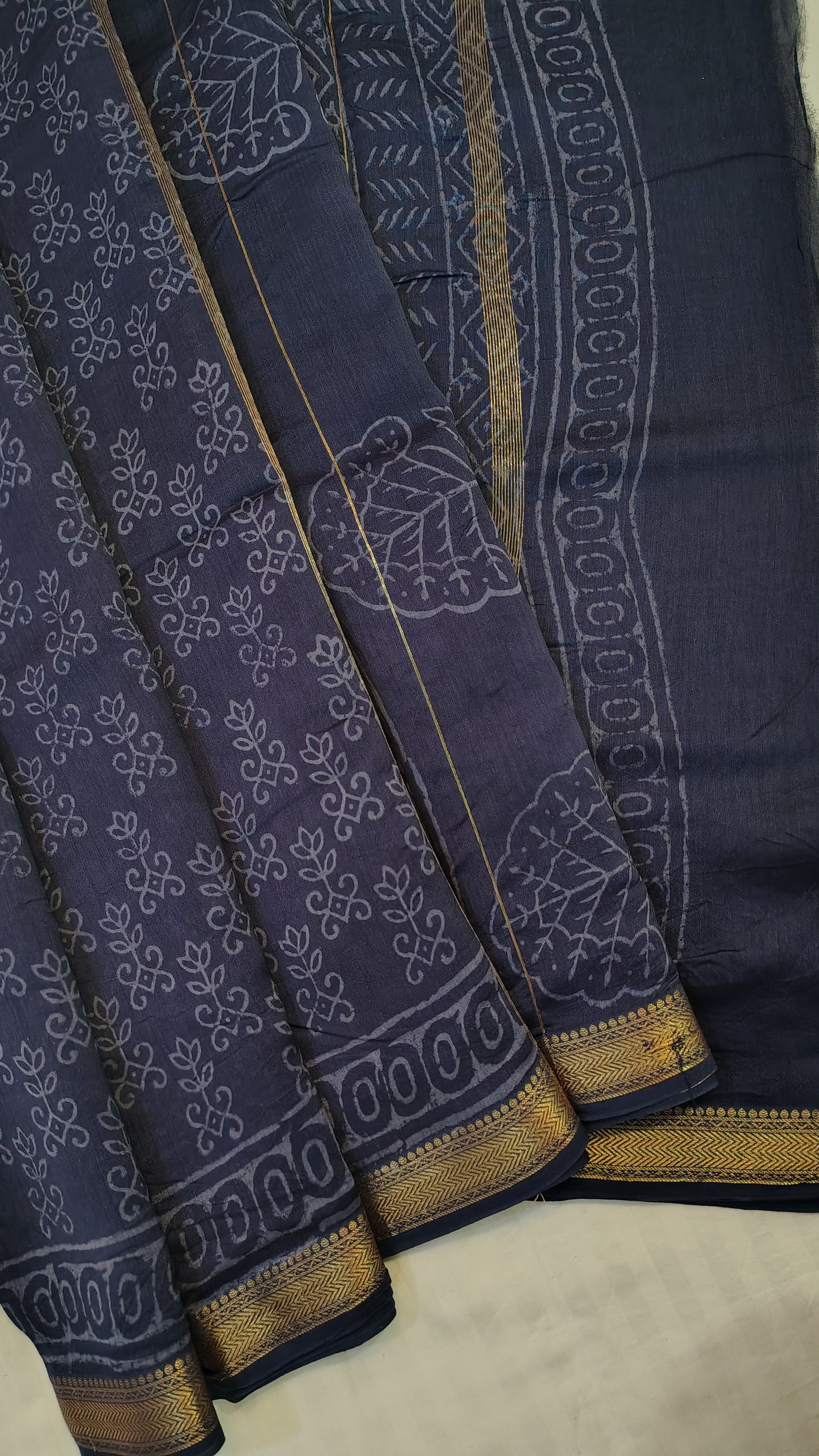 Handblock Printed Maheshwari Silk Saree – Lightweight, Traditional Elegance