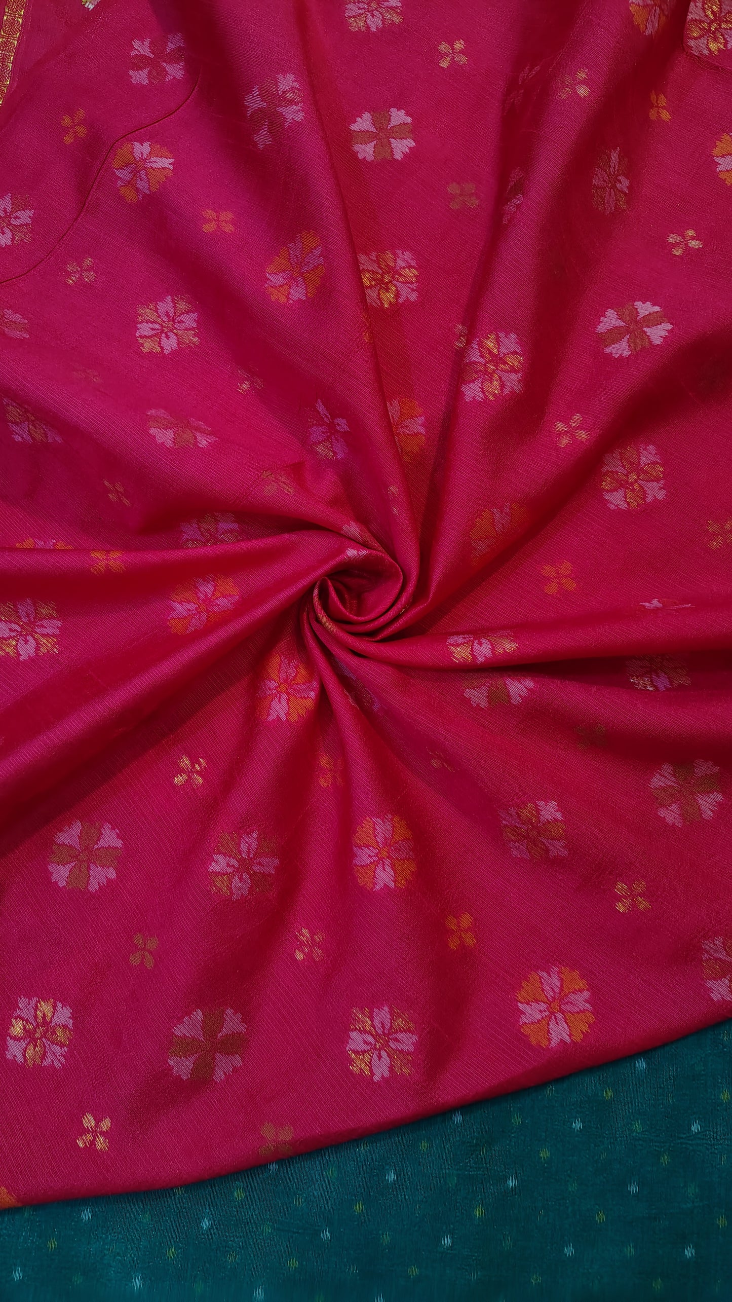 Traditional TUSSAR SILK Saree – Perfect for Festive and Wedding Looks