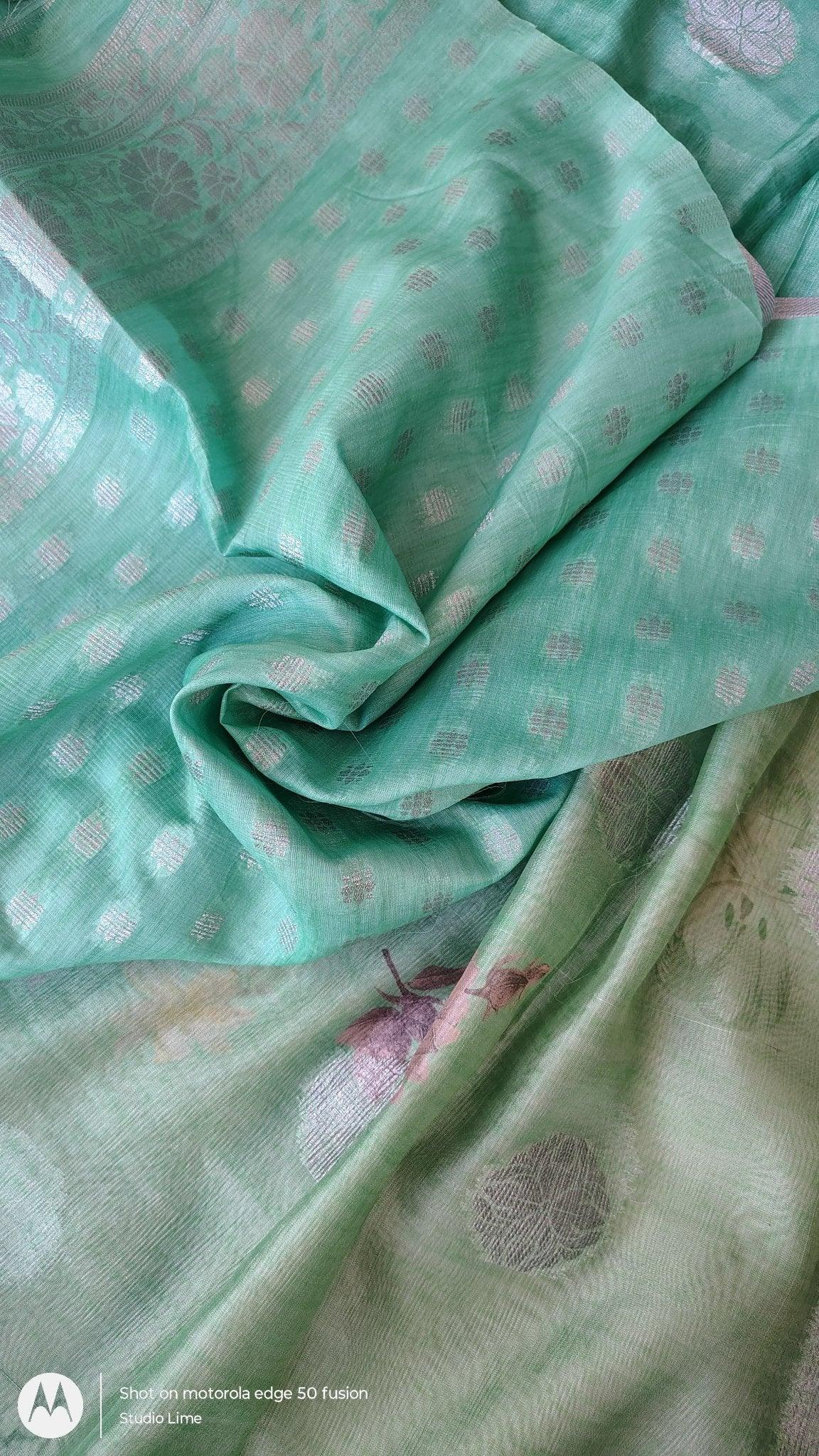 BANARASI SOFT SILK SAREE SILVER ZARI MOTIF , FULL VIEW