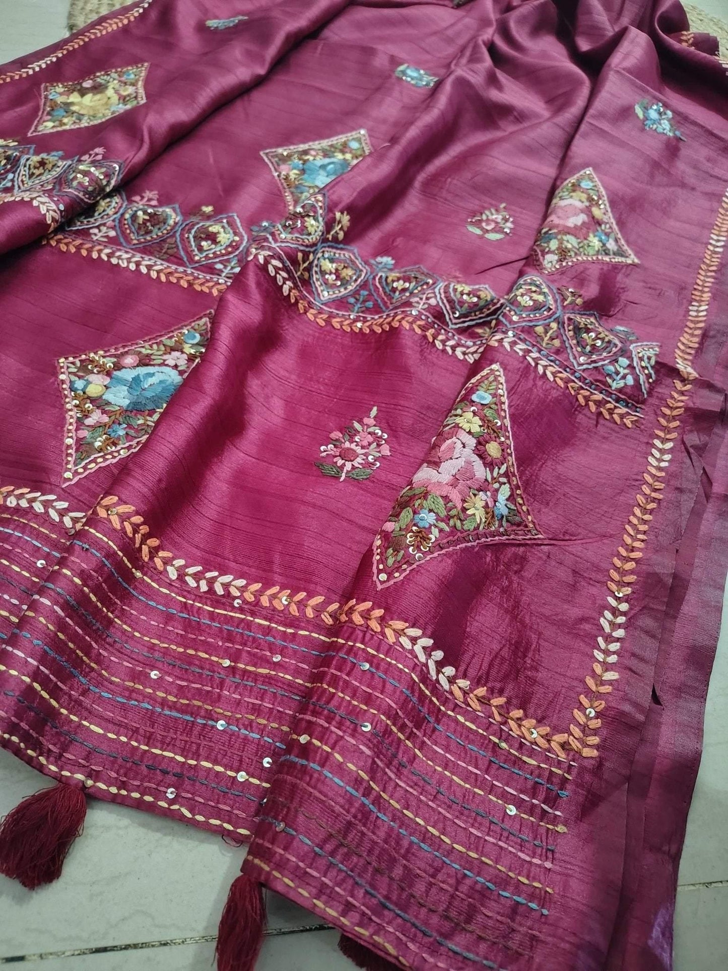 GUCCHA Tussar silk saree , Pallu View 2