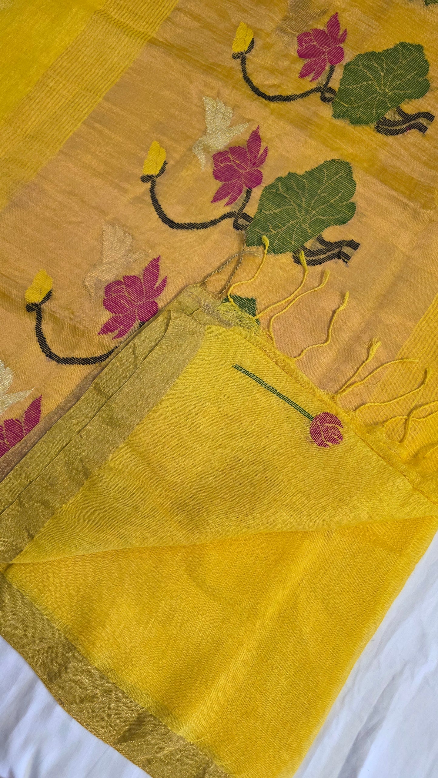 Yellow Linen Lotus jamdani Saree