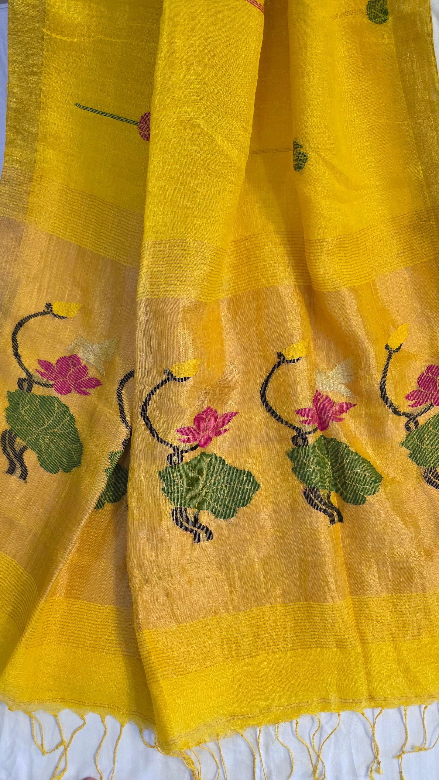 Yellow Linen Lotus jamdani Saree