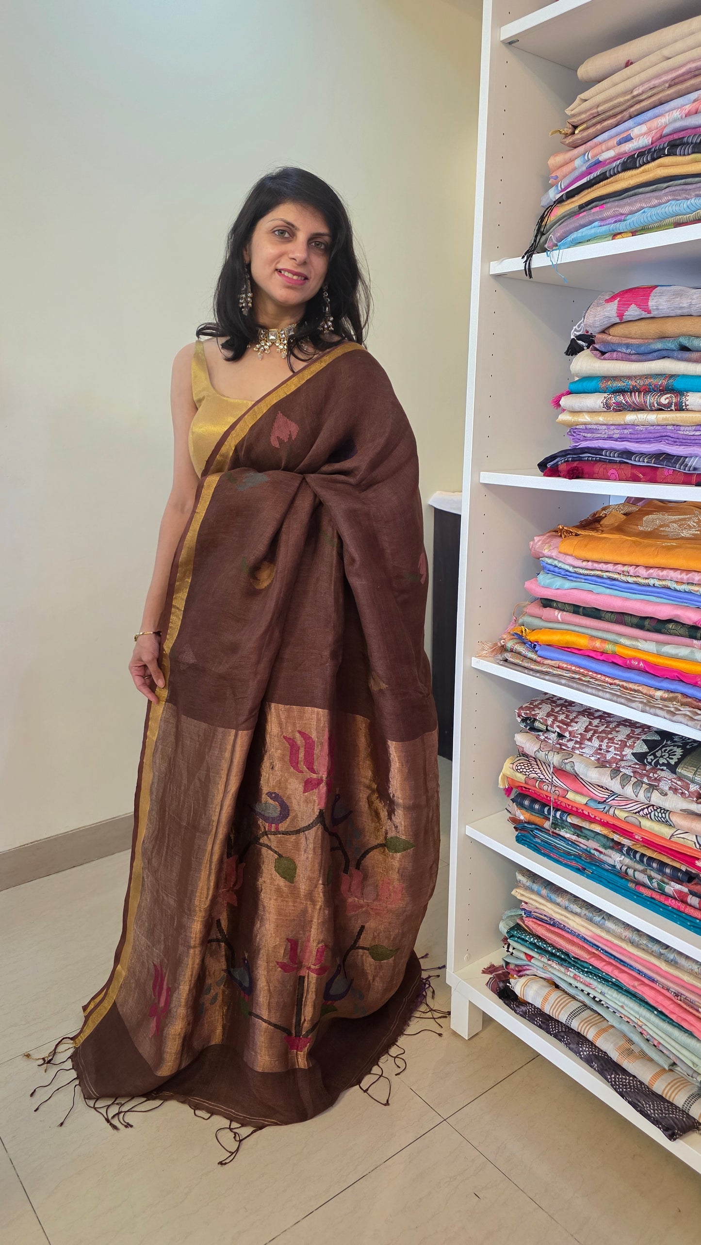 Brown Pure Linen Lotus pallu