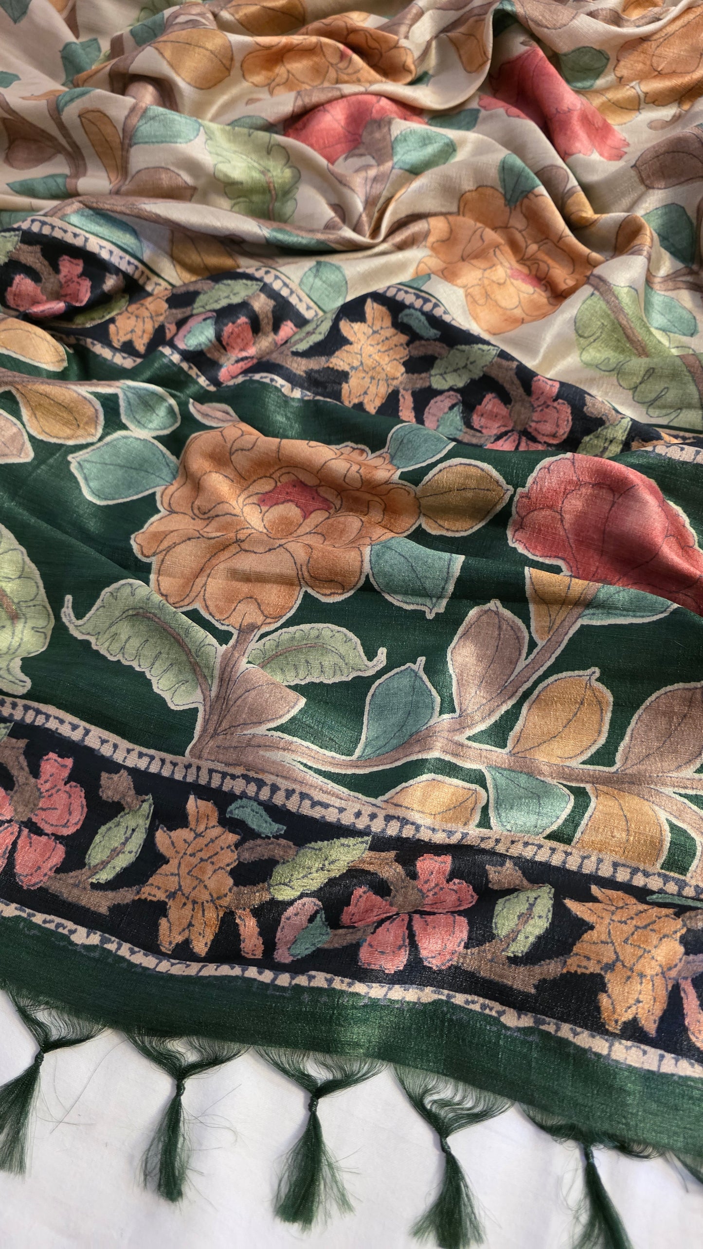 Ivory / green Tussar silk Kalamkari design Saree