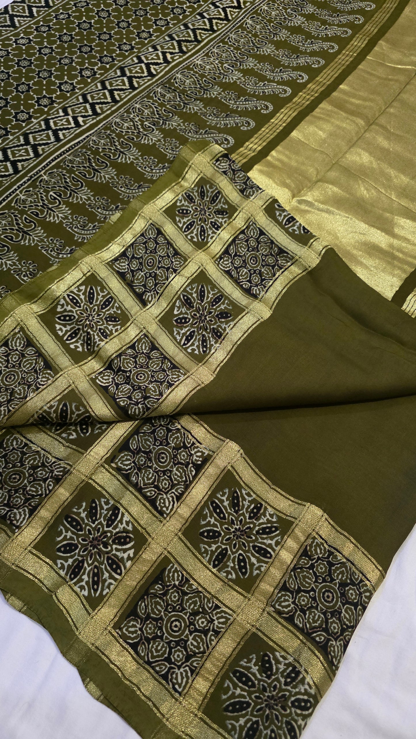 Mehendi Green Modal silk Bandhej Tissue pallu