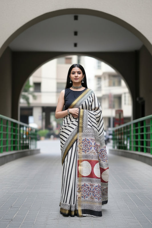 Black and White Handblocked Printed Maheshwari Silk Saree