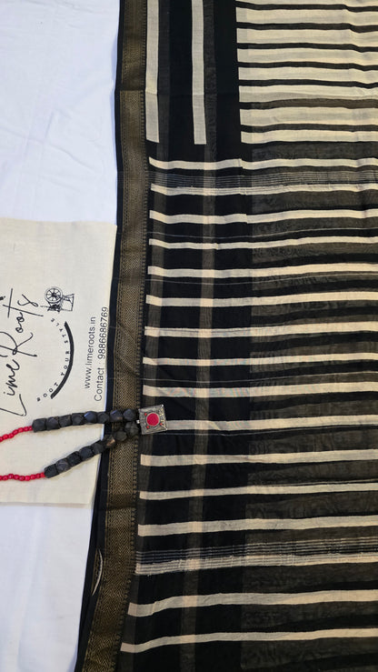 Black and White Handblocked Printed Maheshwari Silk Saree