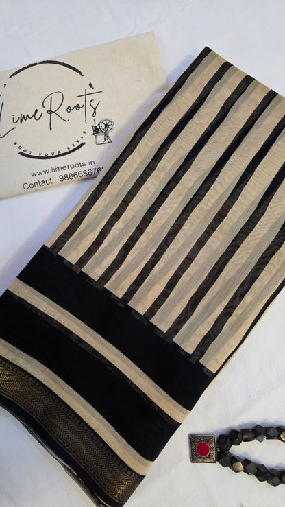 Black and White Handblocked Printed Maheshwari Silk Saree