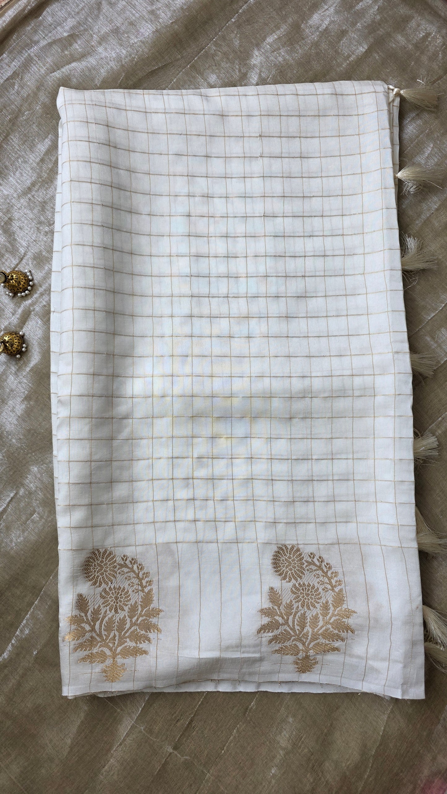 Ivory Checks Tussar silk Saree