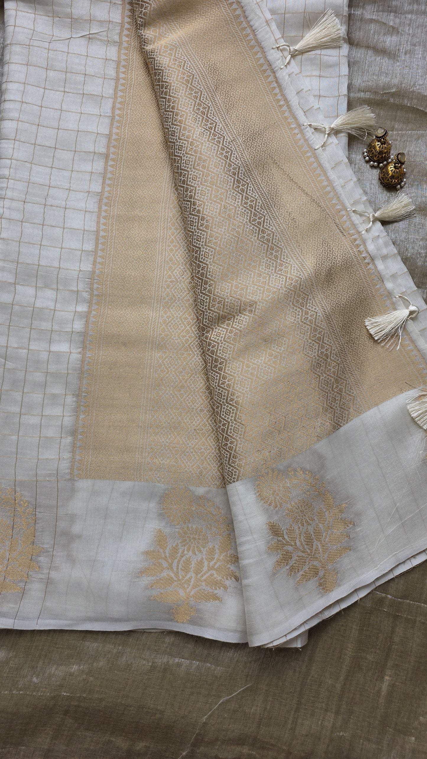 Ivory Checks Tussar silk Saree