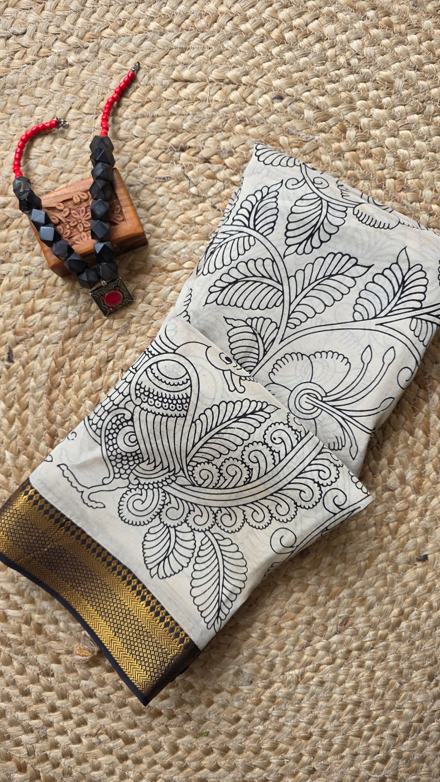 Katha ivory/black Chennuri Silk|kalamkari Saree