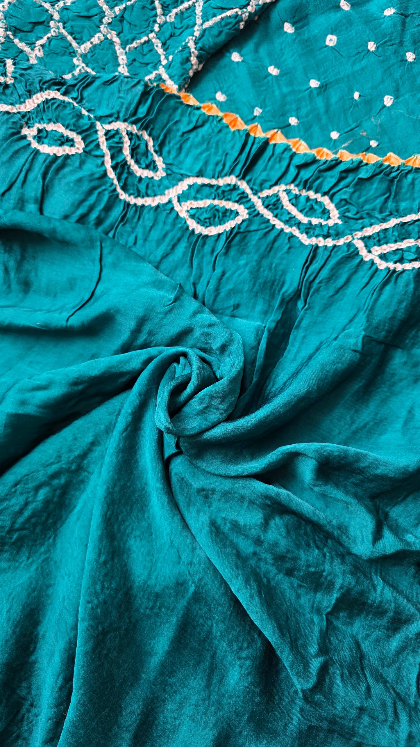 Boond| Emerald Green Bandhej with Rasmandal Pallu
