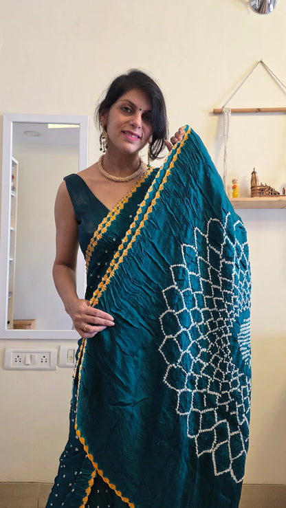 Boond| Emerald Green Bandhej with Rasmandal Pallu