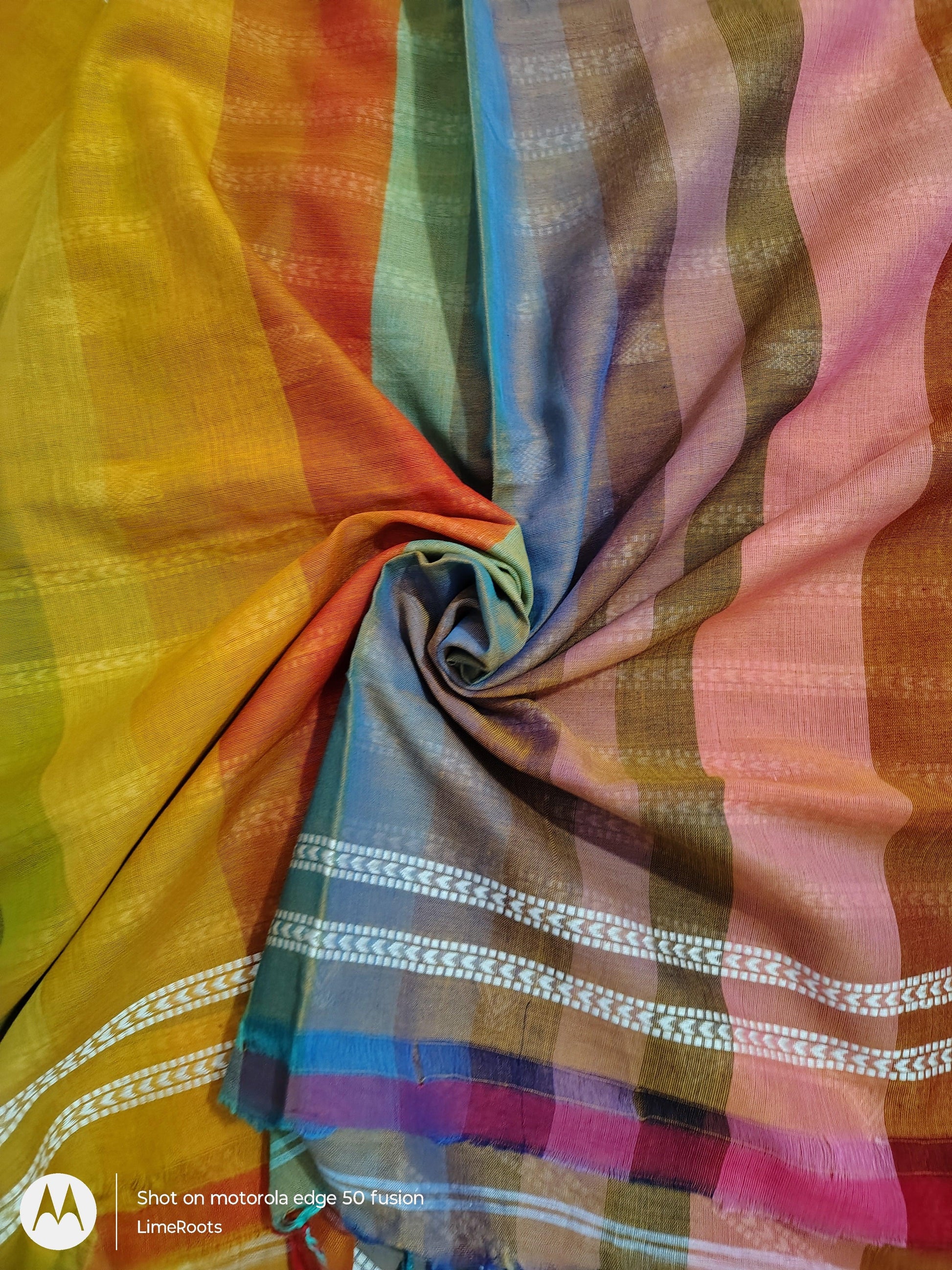 BHUJODI MULTICOLOR - DESIGN