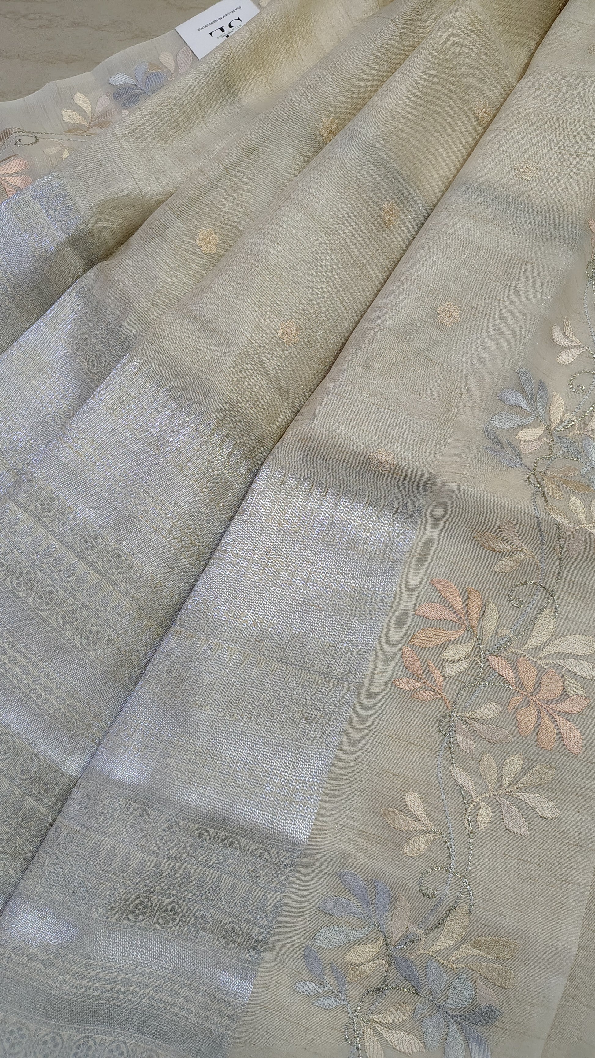 TUSSAR SILK OFF WHITE, PALLU VIEW 2