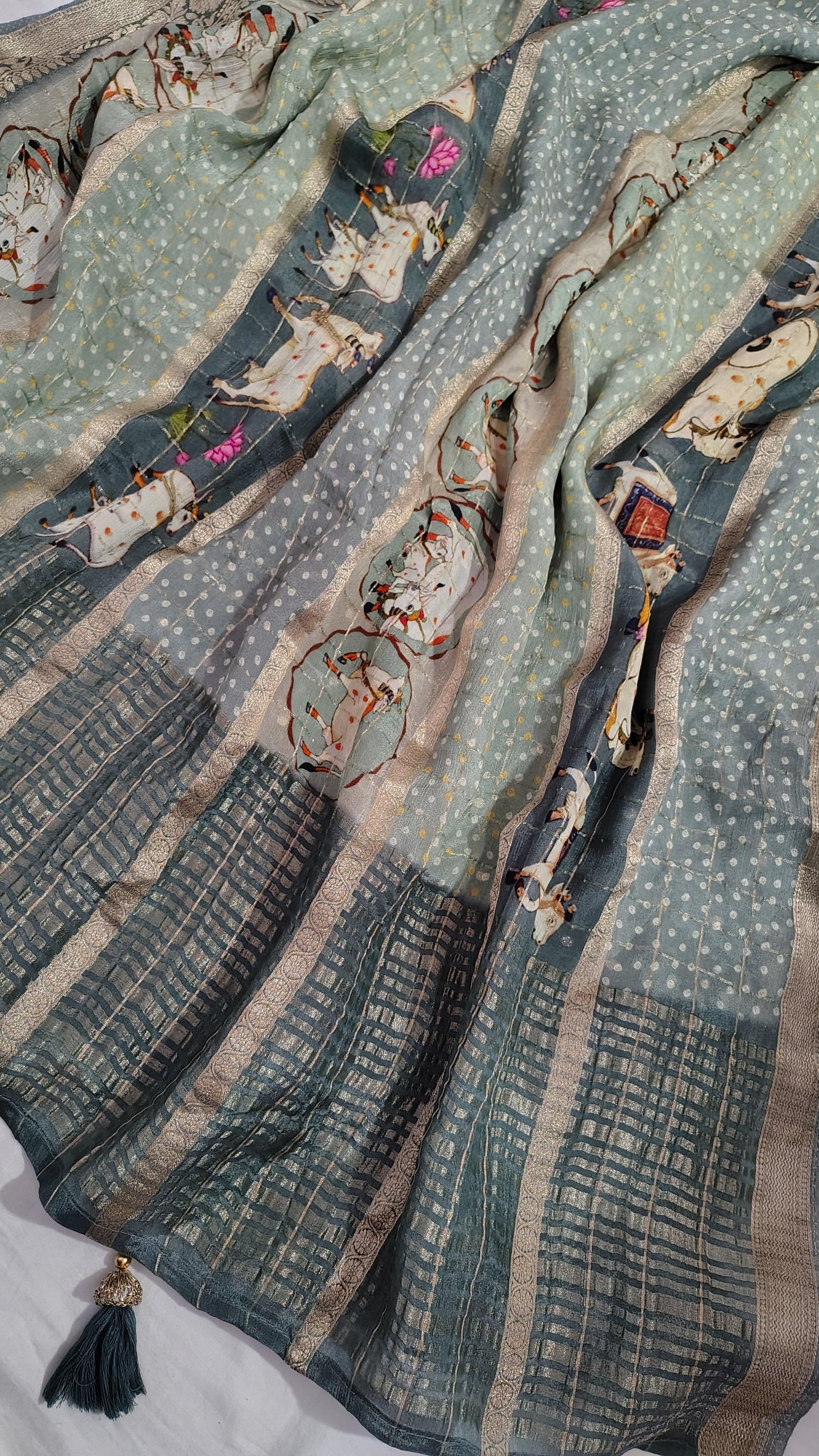 SOFT DOLA silk saree - Nandi motif , DESIGN View