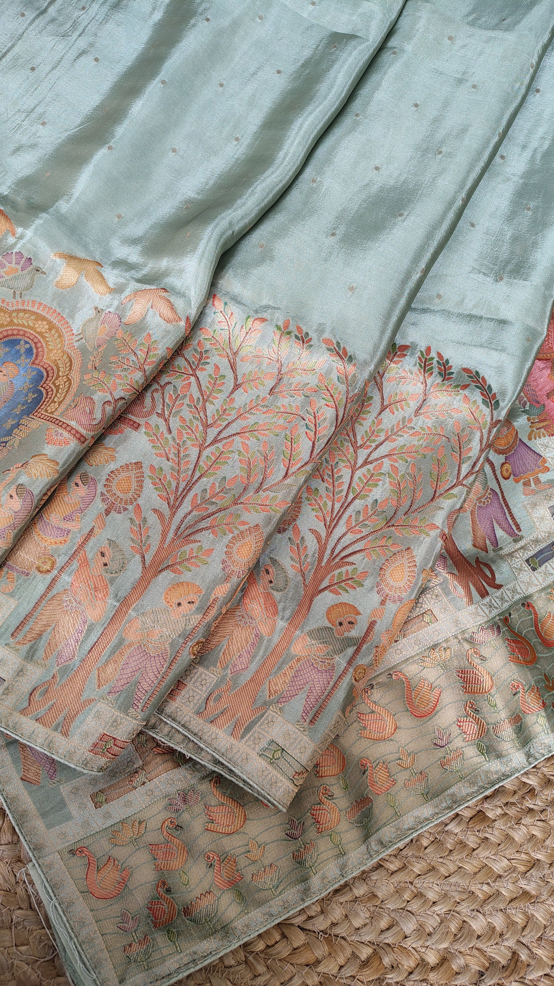 Figure weave on Banarasi Tissue silk Saree 
