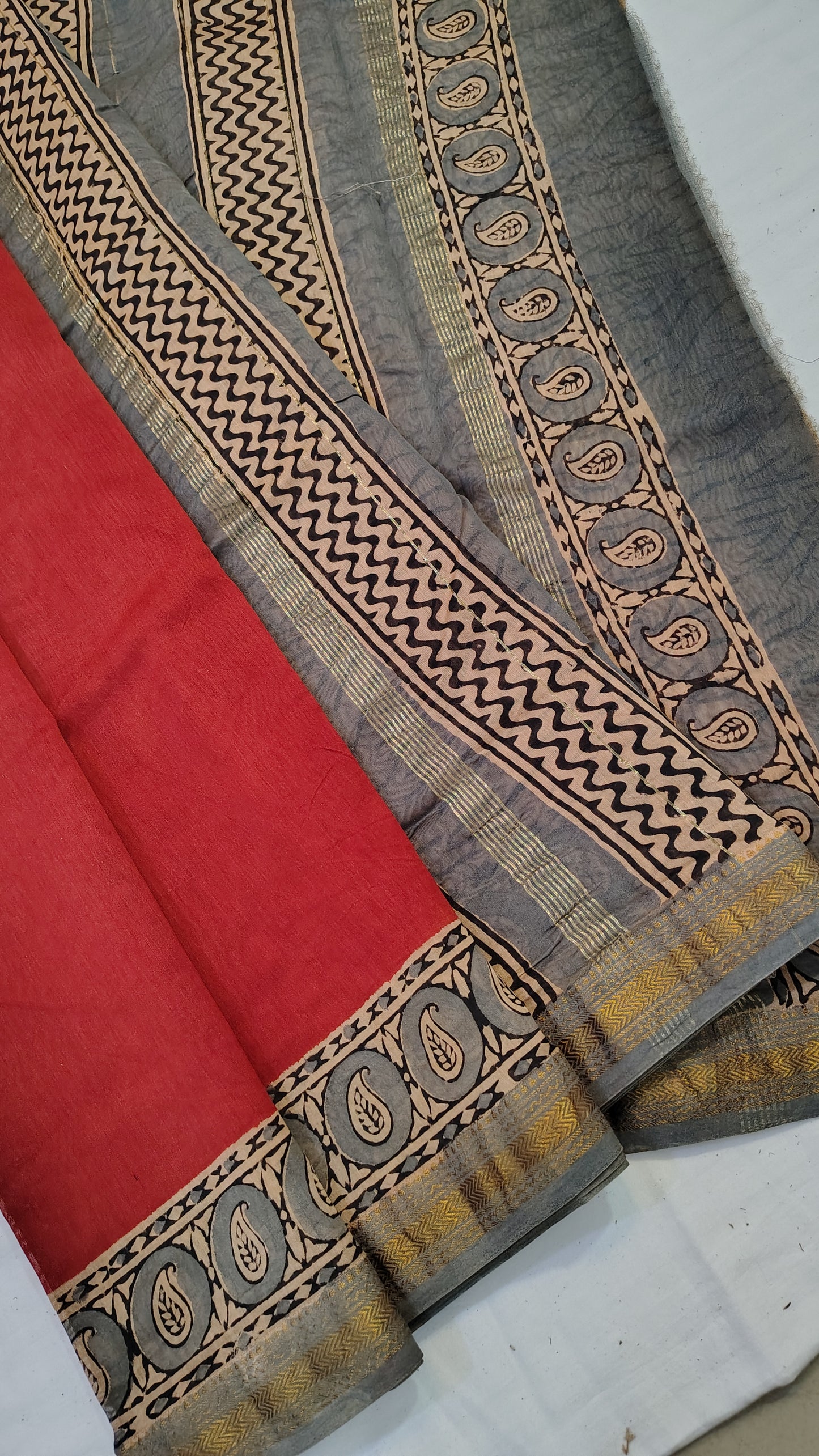 Handblock Printed Maheshwari Silk Saree – Lightweight, Traditional Elegance