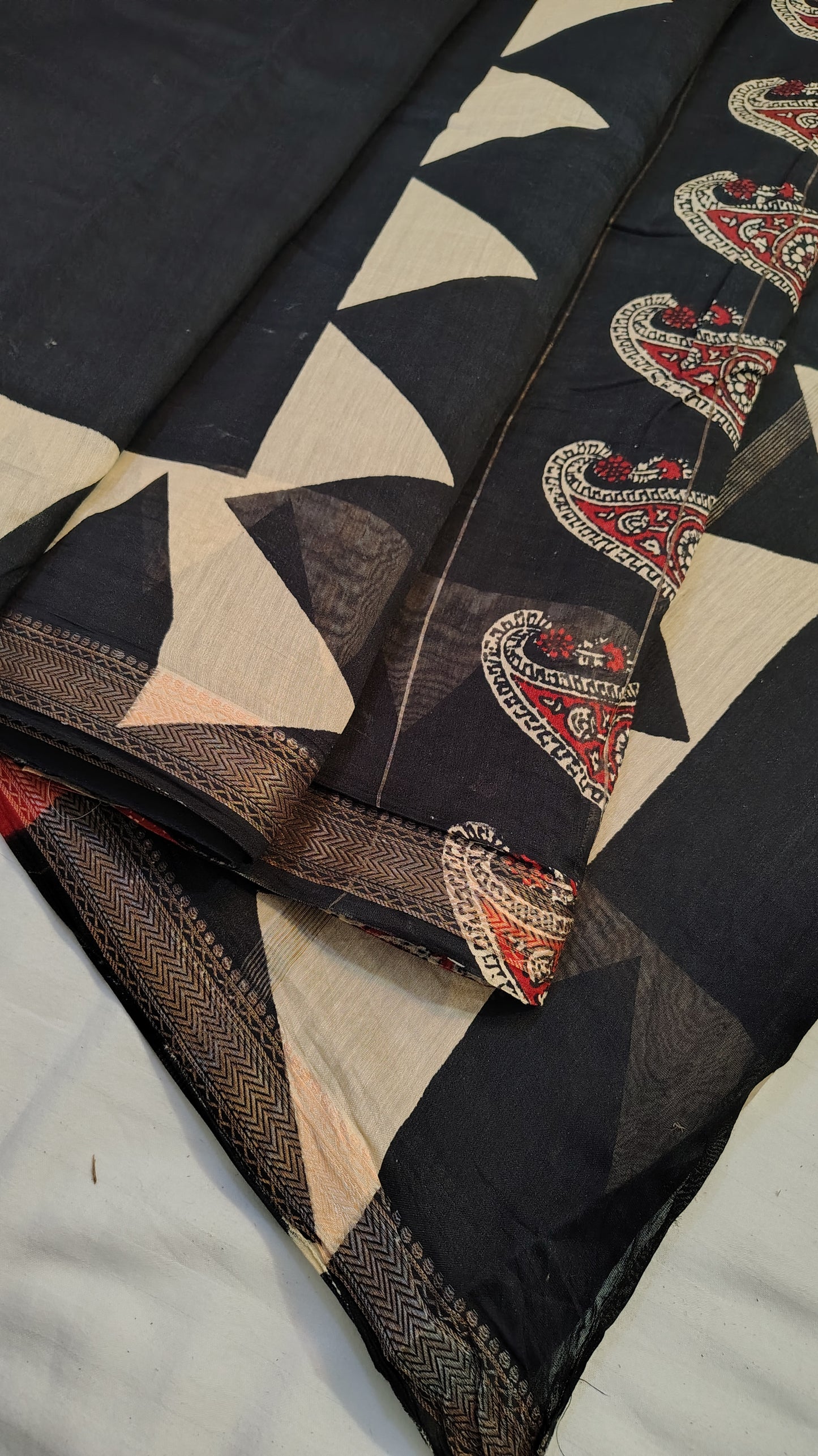 Handblock Printed Maheshwari Silk Saree – Lightweight, Traditional Elegance