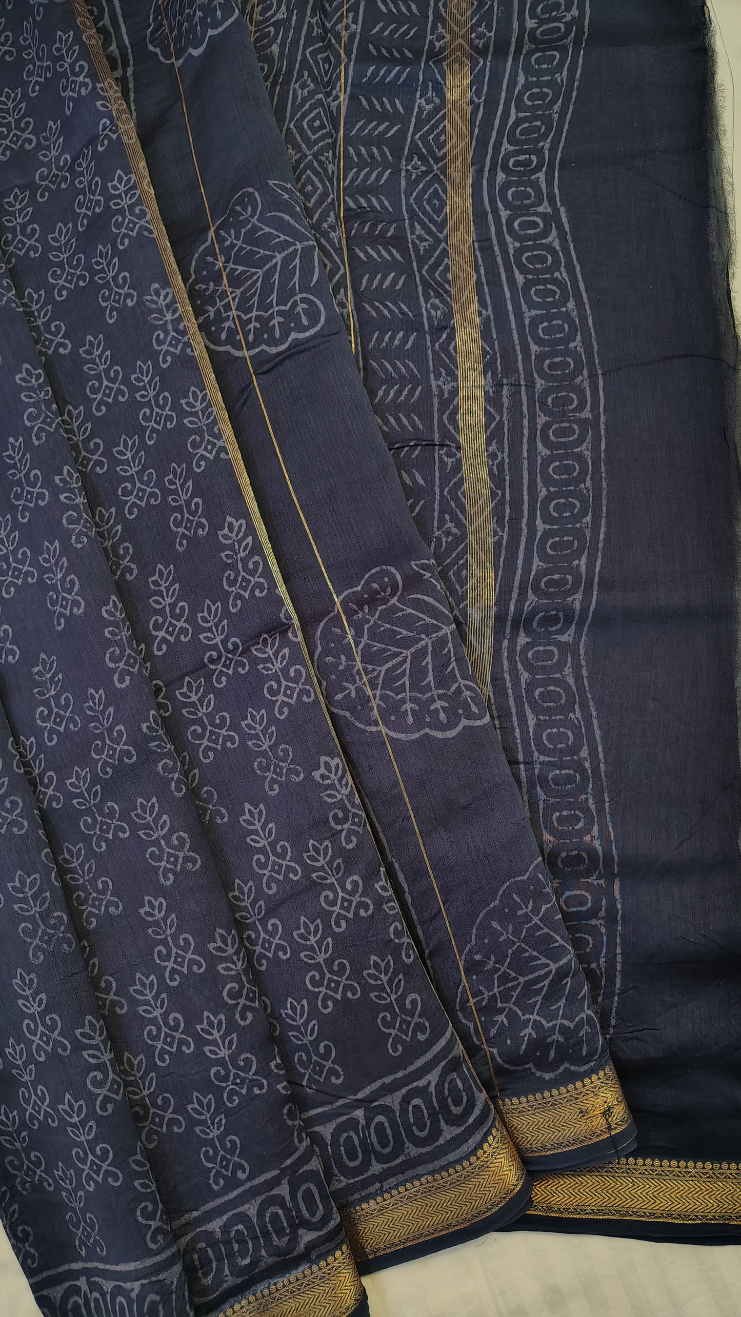 Handblock Printed Maheshwari Silk Saree – Lightweight, Traditional Elegance