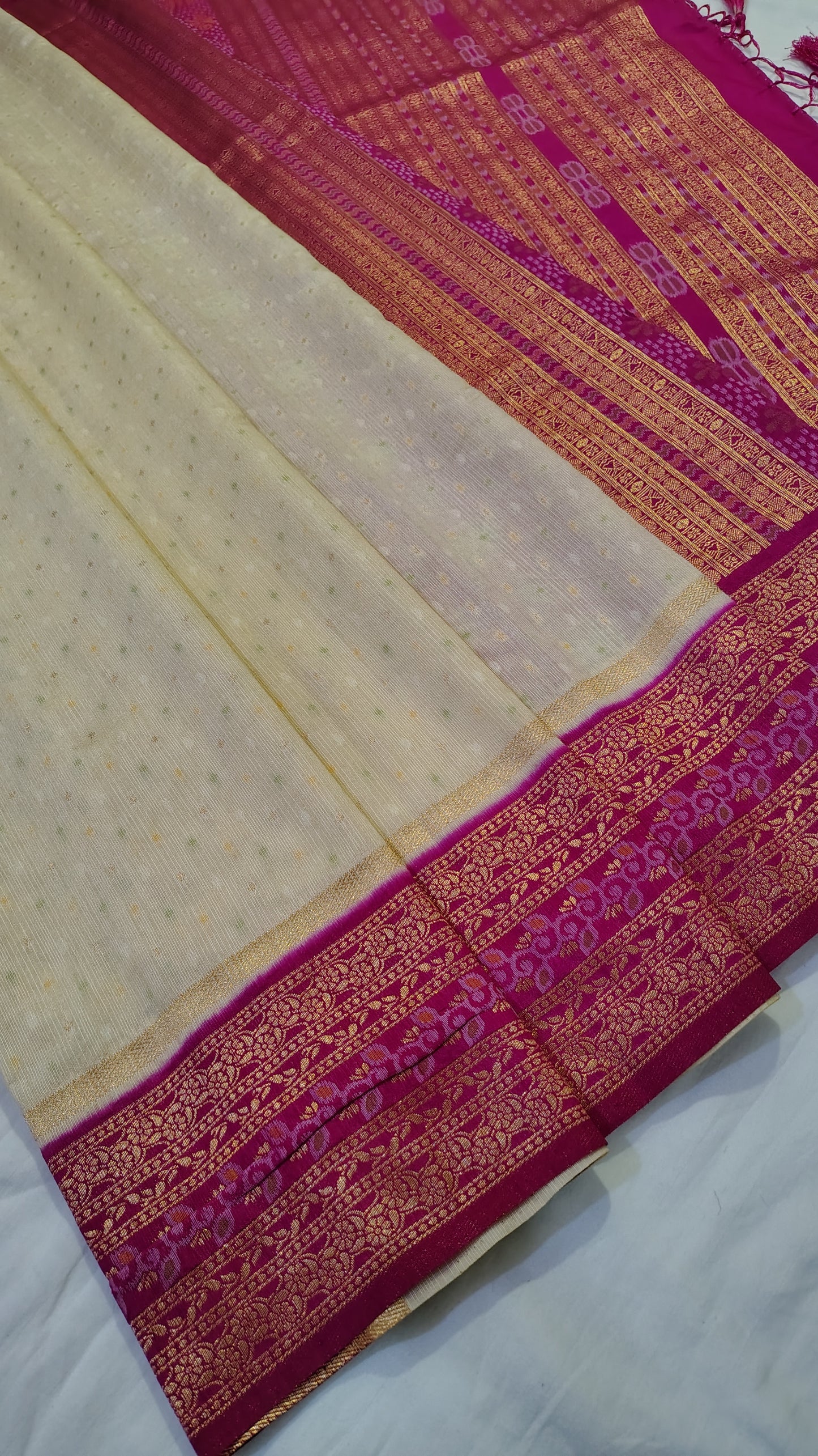 Traditional TUSSAR SILK Saree – Perfect for Festive and Wedding Looks