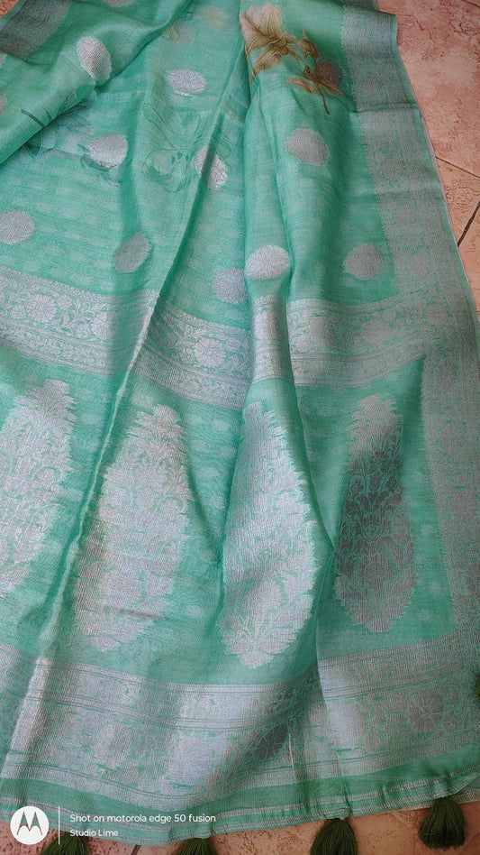BANARASI  SOFT SILK SAREE SILVER ZARI MOTIF , PALLU VIEW