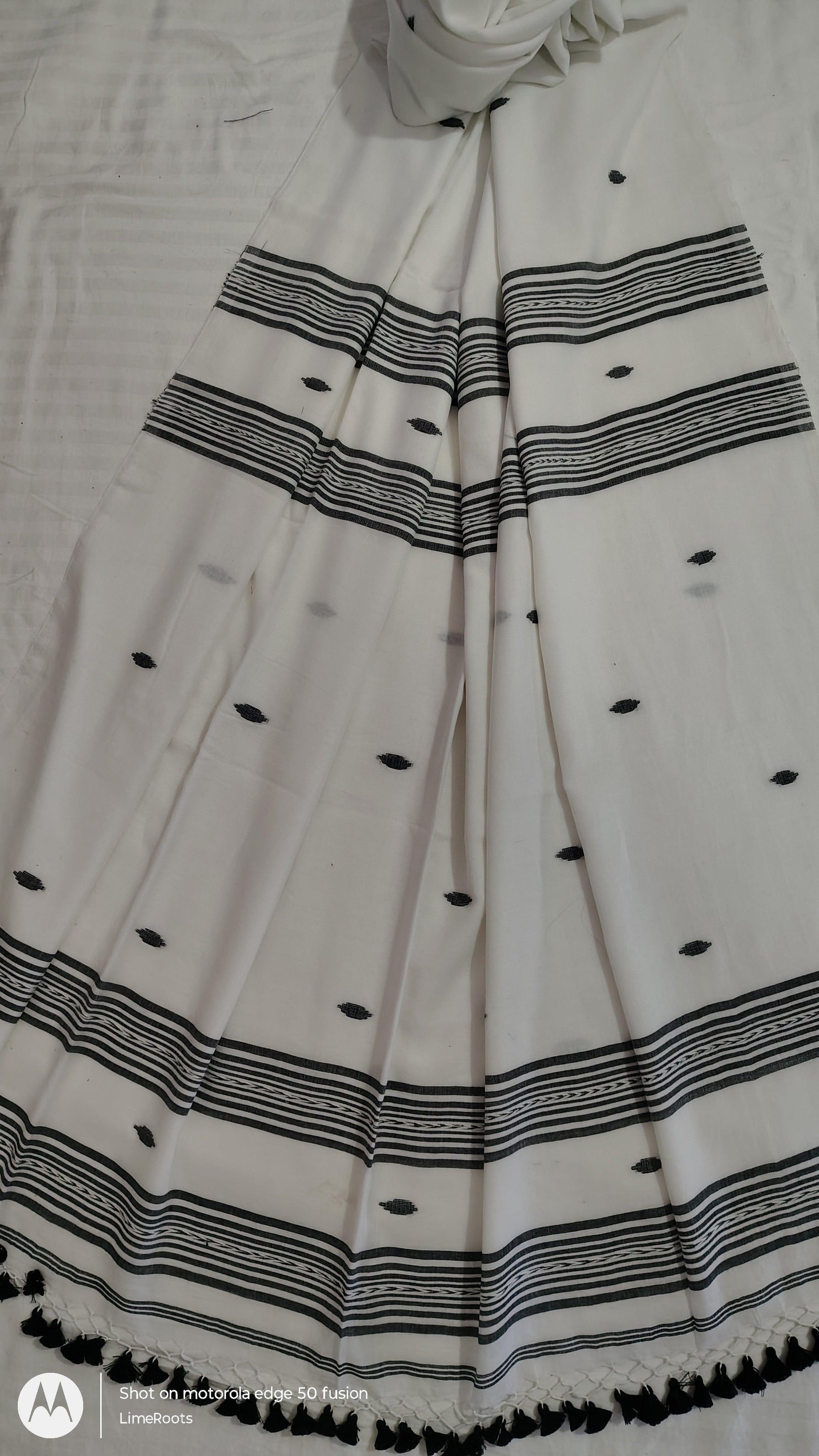 MULMUL SAREE - PALLU VIEW 2