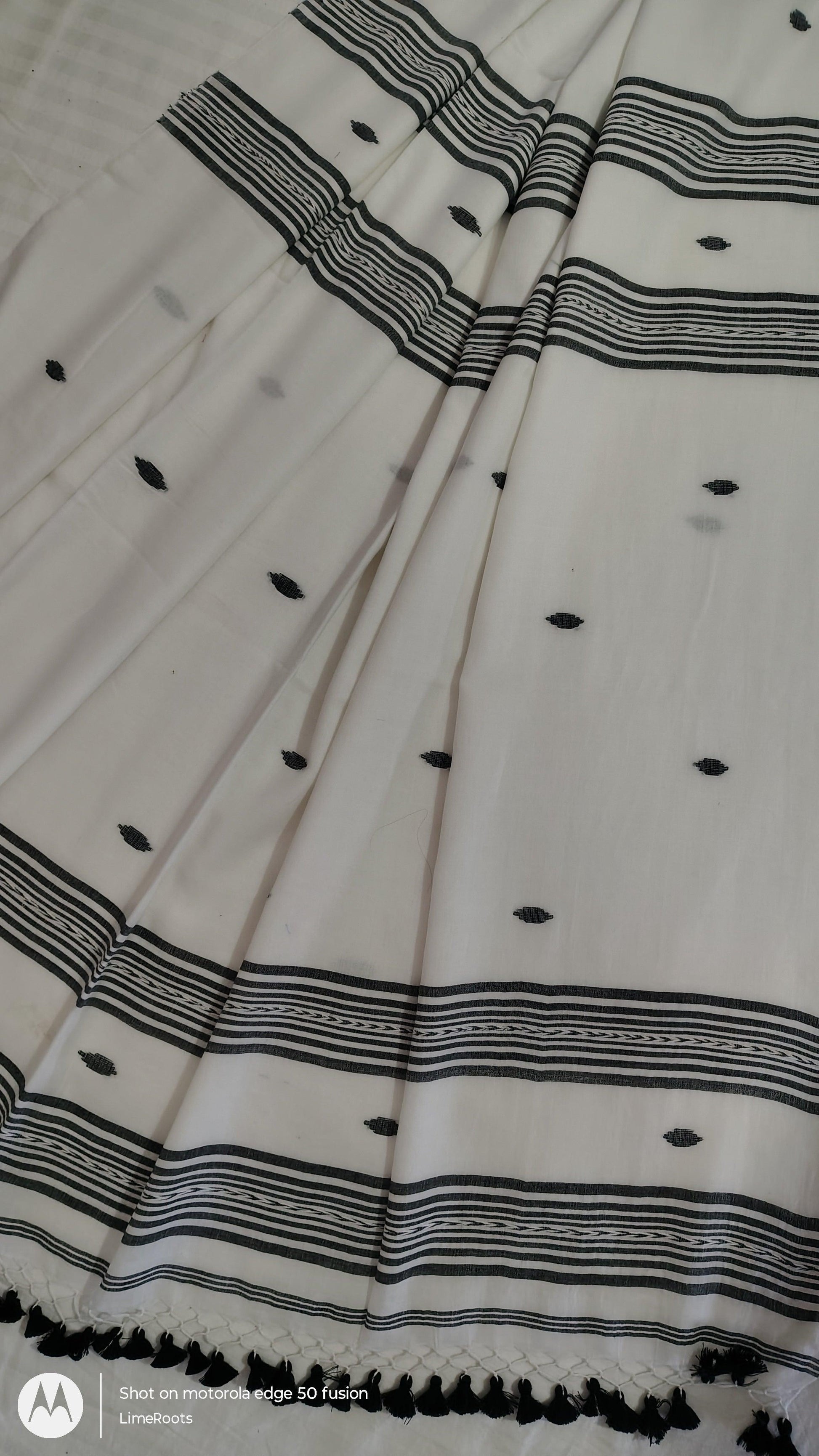 MULMUL SAREE - PALLU VIEW 3